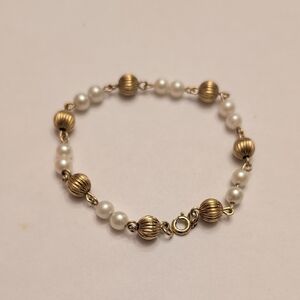 Vintage Gold Tone White Beaded Bracelet
